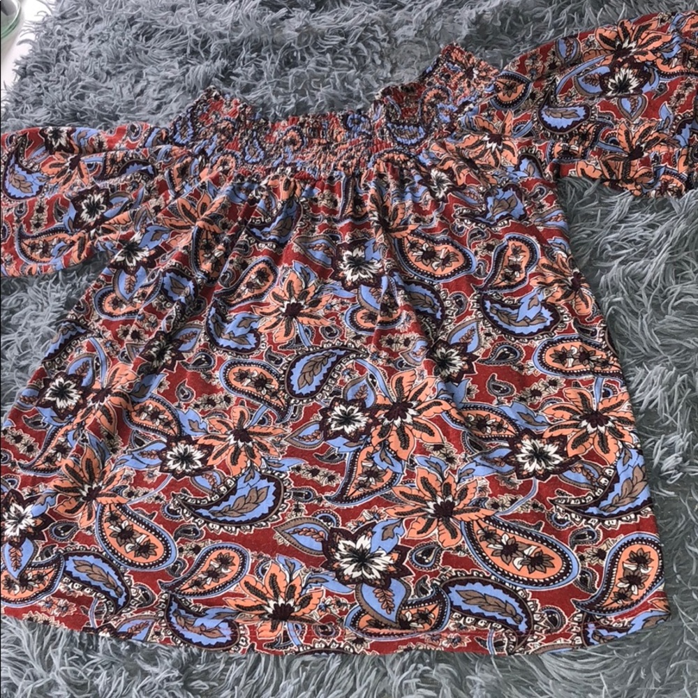 Color print off shoulder top